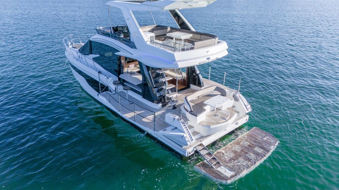 55' Galeon Flybridge "Hummingbird" yacht charter Miami