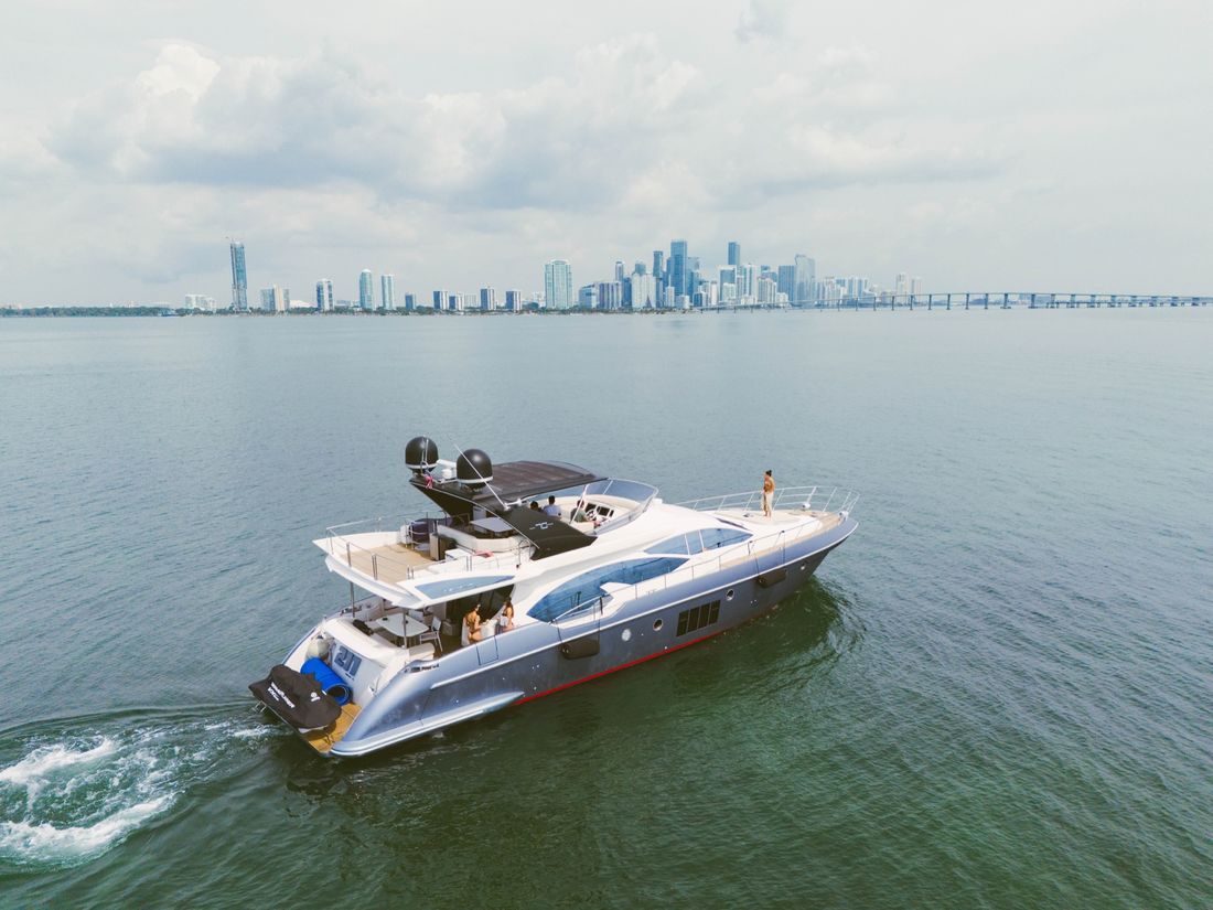 70' Azimut — 2025 Refit yacht charter Miami