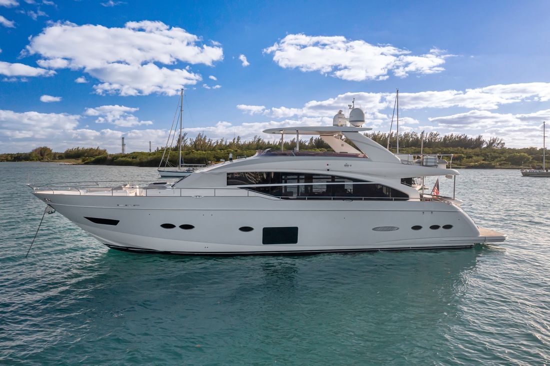 88' Princess — Jacuzzi yacht charter Miami