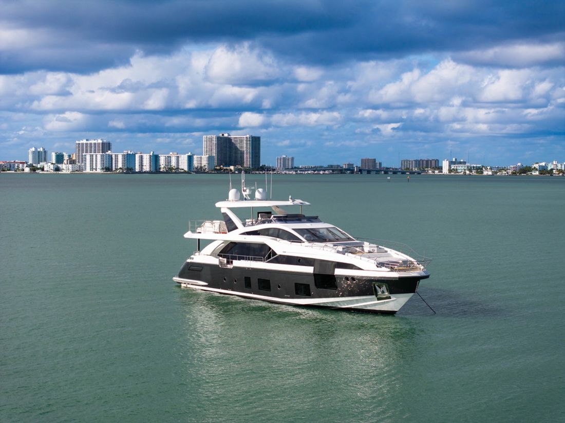 88' Azimut "Cloud 9" yacht charter Miami