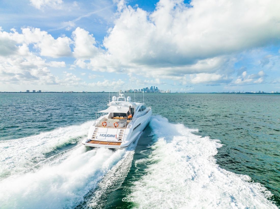 95' Mangusta "Houdini" yacht charter Miami