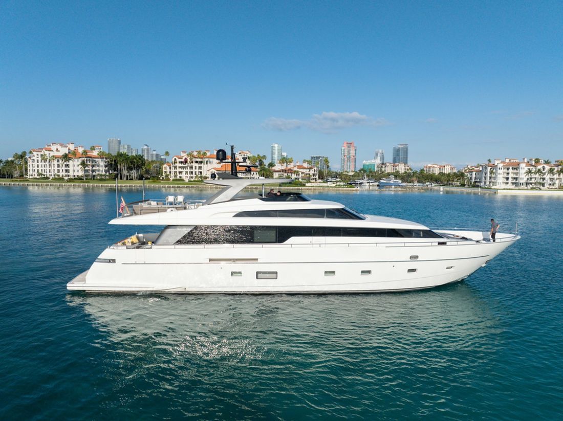 97' San Lorenzo yacht charter Miami