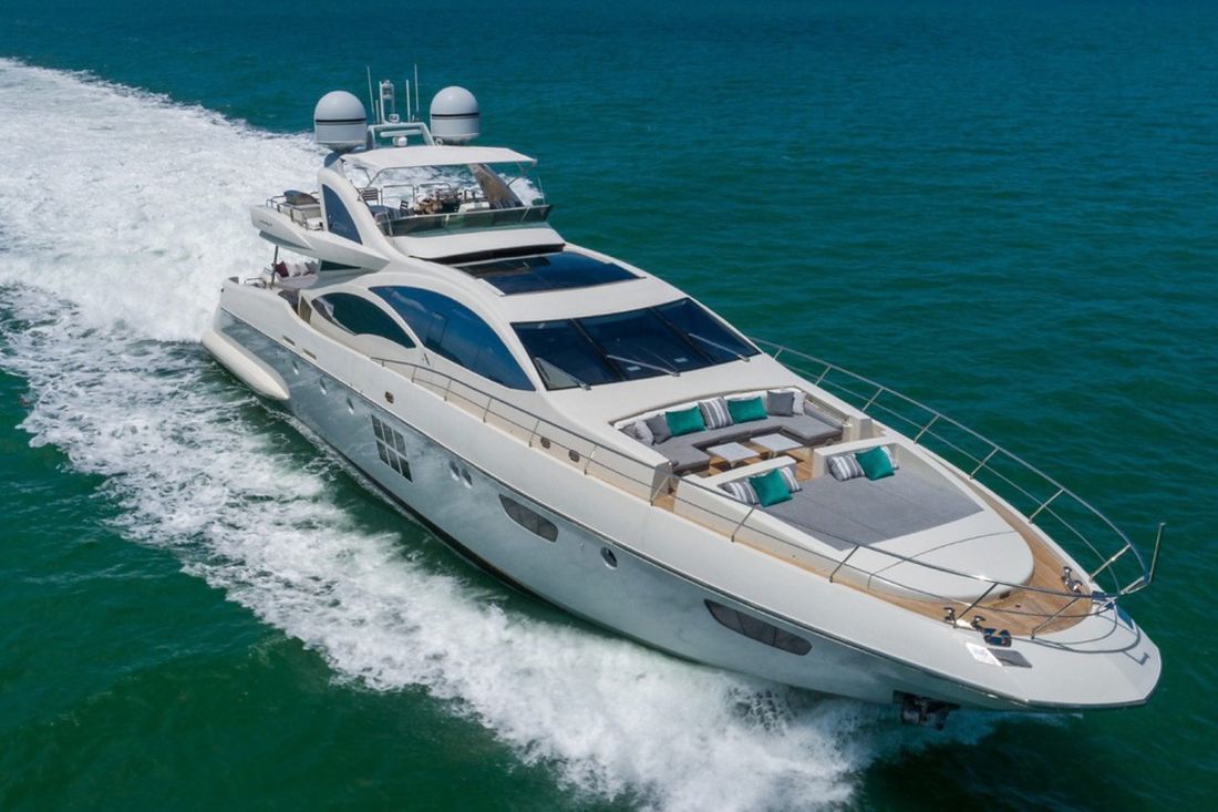 103' Azimut "Scarlet" yacht charter Miami